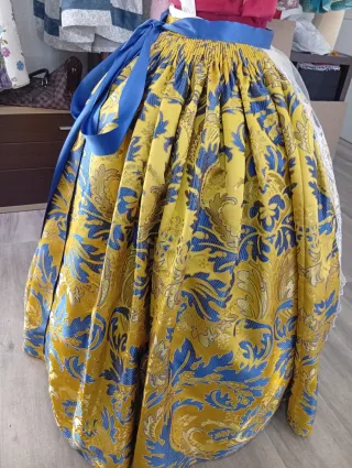 Traje de Fallera con Manteletas