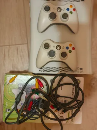 Vendo Xbox 360 FAT + 10giochi
