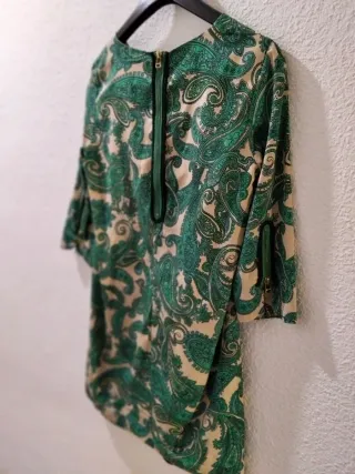 Camisola verde con estampado paisley