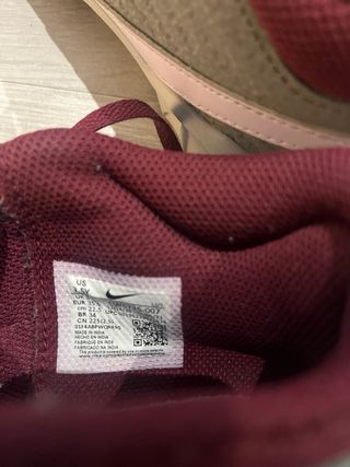 Zapatillas Nike hustle dx - SU21 Gris y Rosa mujer