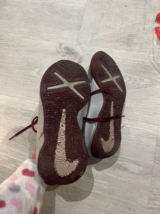 Zapatillas Nike hustle dx - SU21 Gris y Rosa mujer