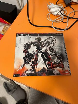 Bionicle Axonn Titán + Libreto
