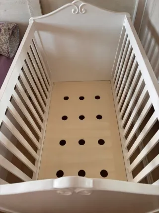 Cuna bebé vintage blanca