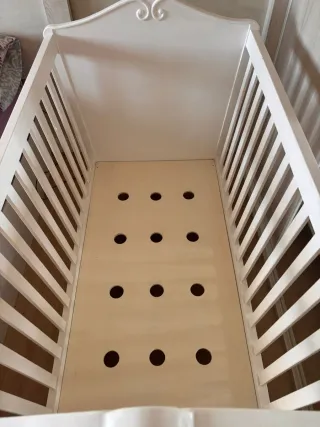 Cuna bebé vintage blanca