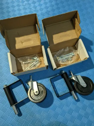 Ruedas (x2) giratorias con resorte para puerta.