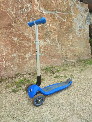 Patinete infantil 3 ruedas azul marca globber