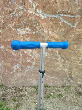 Patinete infantil 3 ruedas azul marca globber