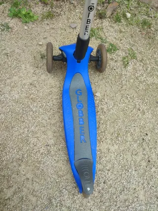 Patinete infantil 3 ruedas azul marca globber