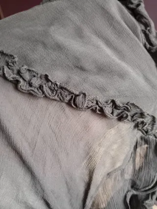 Lote de top gris Zara y vestido de Bershka