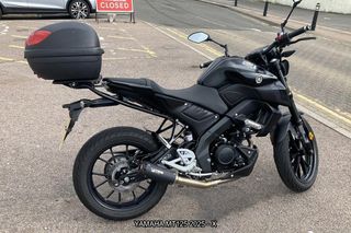 Soporte de baúl / Maletero YAMAHA MT125 2025 - X
