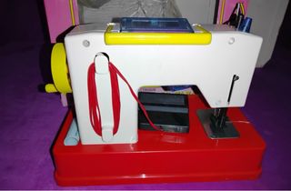 MÁQUINA COSER ELECTRICA DE JUGUETE, JUGUETES ROMAN