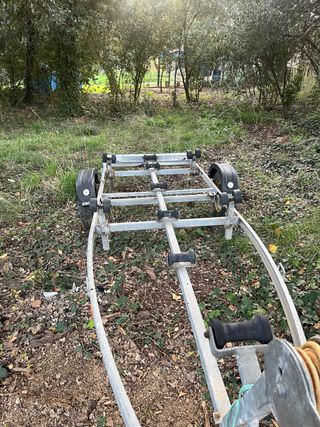 Embarcacion rigida con remolque