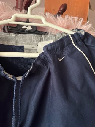 Pantalón Nike azul regulable con bolsillos