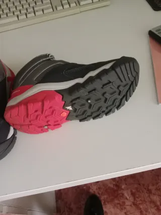 Botas de montaña nuevas talla31