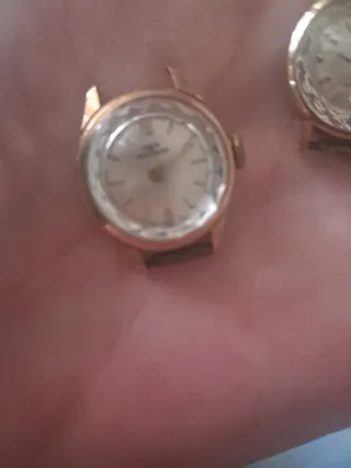 Dos Cajas de Relojes Dorados