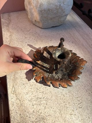 Antico porta candela in rame lavorato a mano