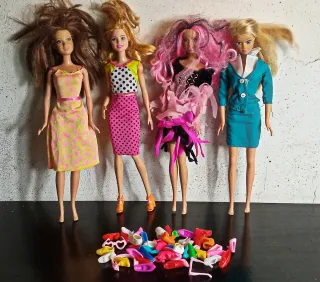 Lotto 4 Barbie Mattel + accessori