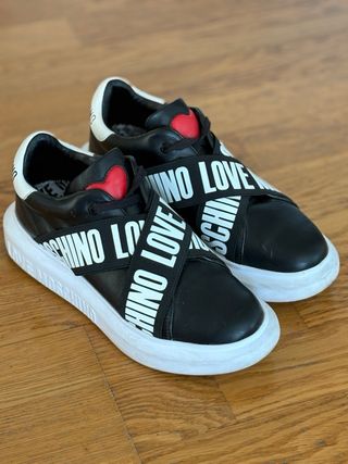 Love Moschino Zapatillas Negras y Blancas