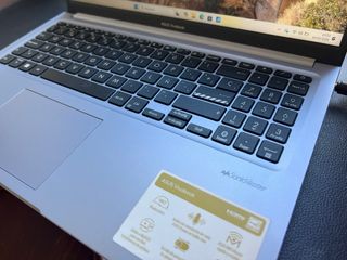 ASUS Vivobook 15" 512SSD 8GB RAM WIN 11 GARANTIA