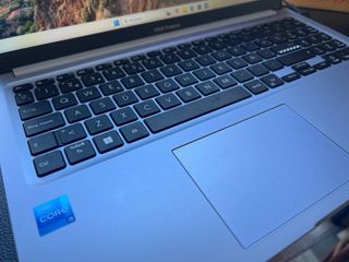 ASUS Vivobook 15" 512SSD 8GB RAM WIN 11 GARANTIA