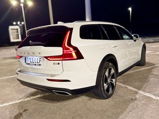 Volvo V60 B4 Cross Country AWD automatico 2021