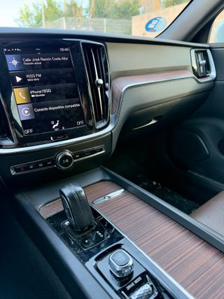 Volvo V60 B4 Cross Country AWD automatico 2021