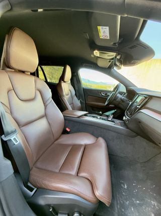 Volvo V60 B4 Cross Country AWD automatico 2021