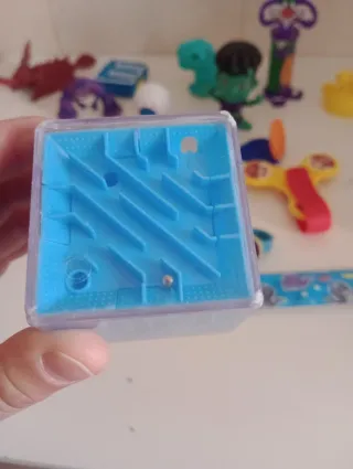 LOTE DE JUGUETES PEQUEÑOS VARIADOS, TODO INCLUIDO