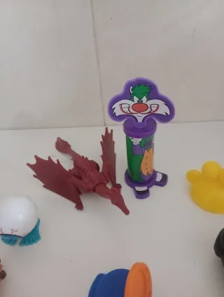 LOTE DE JUGUETES PEQUEÑOS VARIADOS, TODO INCLUIDO