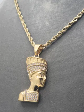 Colgante Nefertiti Baño Oro Acero Quirúrgico