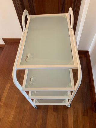 Carrito estetica/sanitario, nuevo, marca Mobile.