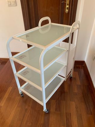 Carrito estetica/sanitario, nuevo, marca Mobile.