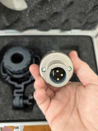 AKG C2000B Micrófono Condensador