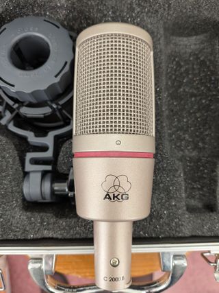 AKG C2000B Micrófono Condensador