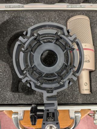 AKG C2000B Micrófono Condensador