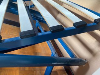 Cama articulada metálica y madera