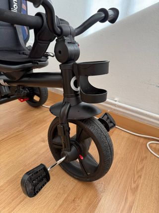 Triciclo infantil con capota y barra