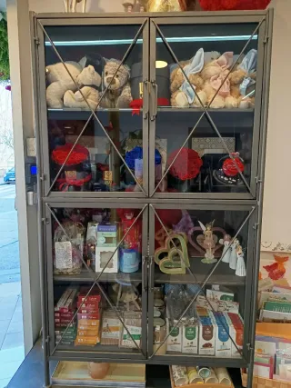 Mueble Vitrina Metálico Vertical