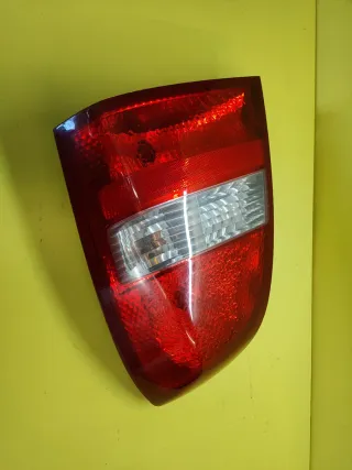 PILOTO TRASERO DERECHO NISSAN PRIMERA P12 4P