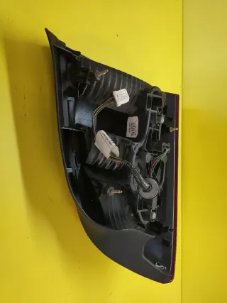 PILOTO TRASERO DERECHO NISSAN PRIMERA P12 4P