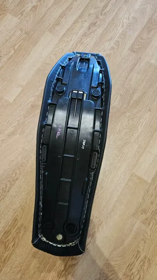 Asiento Aprilia SX125 / Derbi/ UM DSR Negro