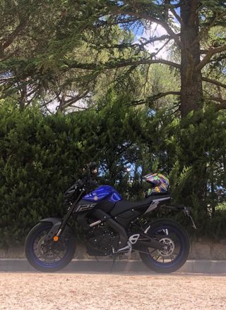 Yamaha MT-125 Azul y Negra