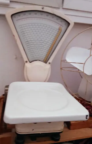 Balanza antigua de cocina