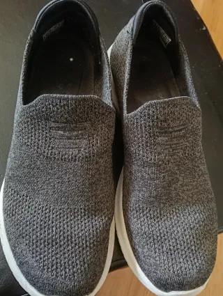 Skechers n°39 Stretch Fit sin cordones gris oscuro