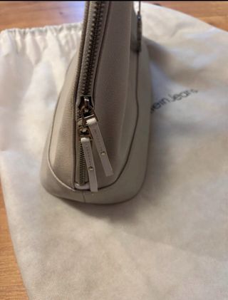 Bolso Calvin Klein Gris y Blanco