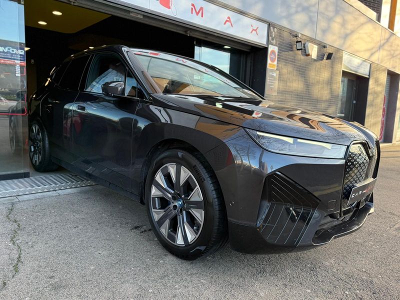 BMW iX (523CV) 2022 - foto 1