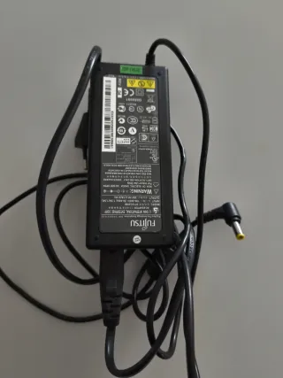 Cargador Portátil Fujitsu 20V 4.5A
