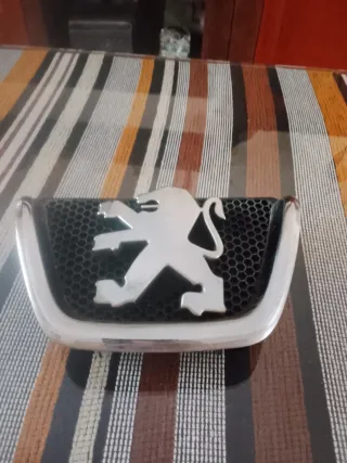 Emblema Logo Peugeot Paragolpes Delantero