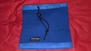 Braga térmica azul con cordón ajustable