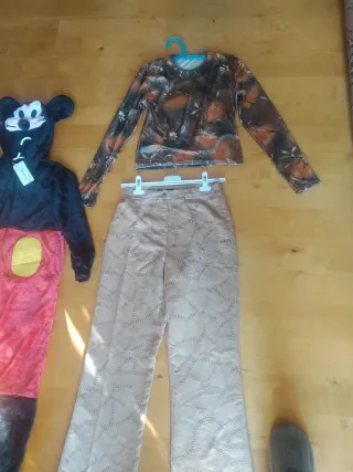 Lote Ropa Mickey sin estrenar, suetery Pantalón